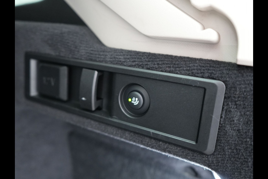 BMW 3 Serie Touring 330e Sportline PHEV 293pk Dealer O.H | Trekhaak Af Fabriek | Camera | Cruise Control | Lederen Sportstoelen Verwarmd | Apple Carplay | Virtual | Navigatie | Sfeerverlichting | DAB | 17"L.M |