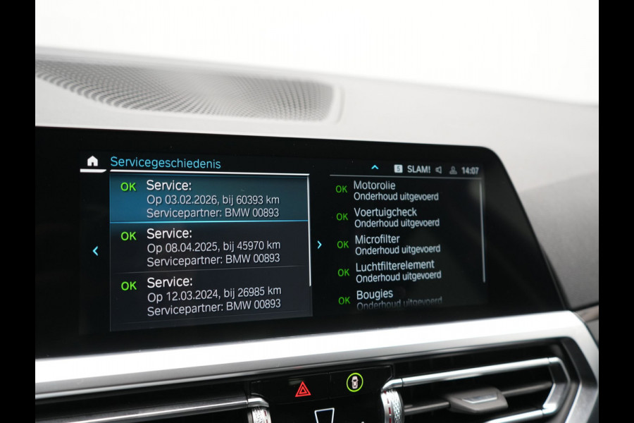 BMW 3 Serie Touring 330e Sportline PHEV 293pk Dealer O.H | Trekhaak Af Fabriek | Camera | Cruise Control | Lederen Sportstoelen Verwarmd | Apple Carplay | Virtual | Navigatie | Sfeerverlichting | DAB | 17"L.M |