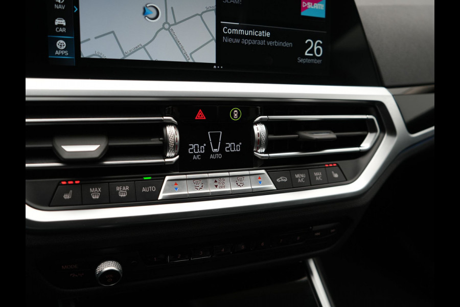BMW 3 Serie Touring 330e Sportline PHEV 293pk Dealer O.H | Trekhaak Af Fabriek | Camera | Cruise Control | Lederen Sportstoelen Verwarmd | Apple Carplay | Virtual | Navigatie | Sfeerverlichting | DAB | 17"L.M |