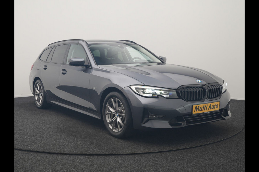 BMW 3 Serie Touring 330e Sportline PHEV 293pk Dealer O.H | Trekhaak Af Fabriek | Camera | Cruise Control | Lederen Sportstoelen Verwarmd | Apple Carplay | Virtual | Navigatie | Sfeerverlichting | DAB | 17"L.M |