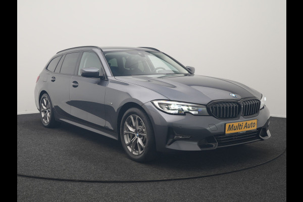 BMW 3 Serie Touring 330e Sportline PHEV 293pk Dealer O.H | Trekhaak Af Fabriek | Camera | Cruise Control | Lederen Sportstoelen Verwarmd | Apple Carplay | Virtual | Navigatie | Sfeerverlichting | DAB | 17"L.M |