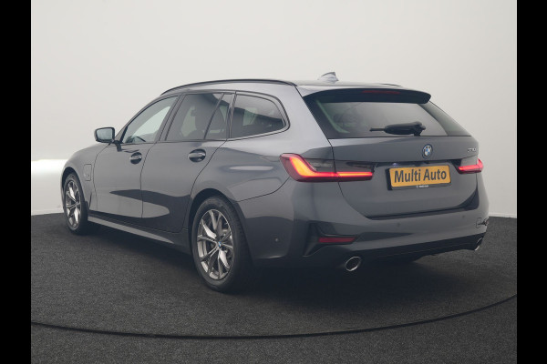 BMW 3 Serie Touring 330e Sportline PHEV 293pk Dealer O.H | Trekhaak Af Fabriek | Camera | Cruise Control | Lederen Sportstoelen Verwarmd | Apple Carplay | Virtual | Navigatie | Sfeerverlichting | DAB | 17"L.M |