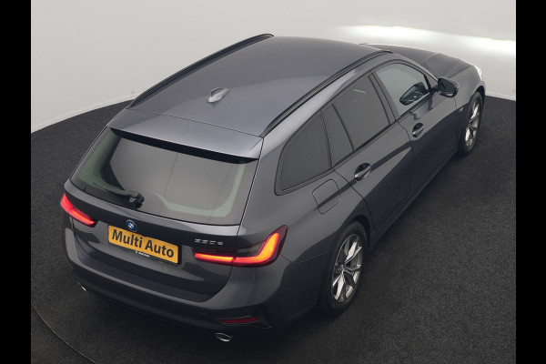 BMW 3 Serie Touring 330e Sportline PHEV 293pk Dealer O.H | Trekhaak Af Fabriek | Camera | Cruise Control | Lederen Sportstoelen Verwarmd | Apple Carplay | Virtual | Navigatie | Sfeerverlichting | DAB | 17"L.M |