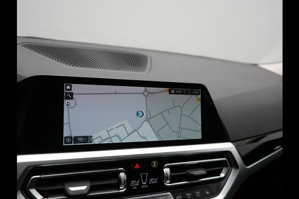 BMW 3 Serie Touring 330e Sportline PHEV 293pk Dealer O.H | Trekhaak Af Fabriek | Camera | Cruise Control | Lederen Sportstoelen Verwarmd | Apple Carplay | Virtual | Navigatie | Sfeerverlichting | DAB | 17"L.M |