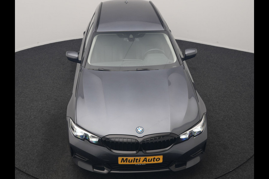 BMW 3 Serie Touring 330e Sportline PHEV 293pk Dealer O.H | Trekhaak Af Fabriek | Camera | Cruise Control | Lederen Sportstoelen Verwarmd | Apple Carplay | Virtual | Navigatie | Sfeerverlichting | DAB | 17"L.M |