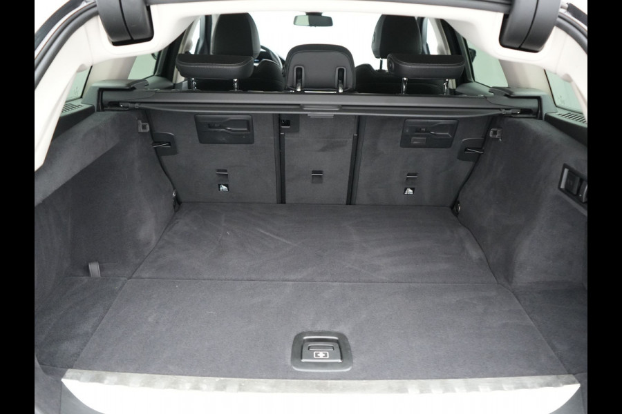 BMW 3 Serie Touring 330e Sportline PHEV 293pk Dealer O.H | Trekhaak Af Fabriek | Camera | Cruise Control | Lederen Sportstoelen Verwarmd | Apple Carplay | Virtual | Navigatie | Sfeerverlichting | DAB | 17"L.M |