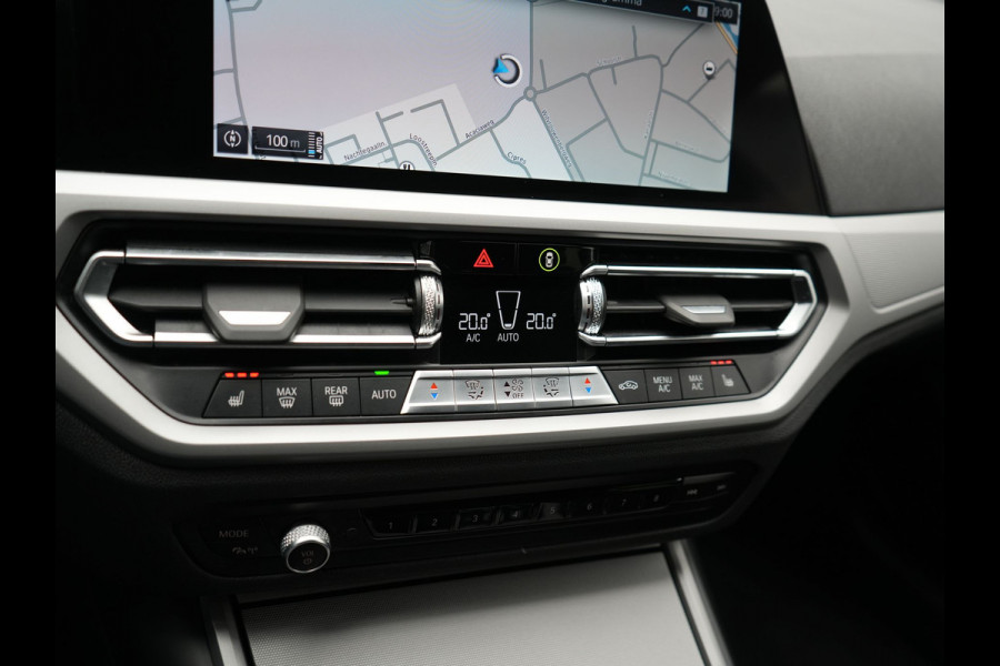 BMW 3 Serie Touring 330e Sportline PHEV 293pk | Trekhaak Af Fabriek | Adaptive Cruise | Head Up | 360 Camera | Lederen Sportstoelen Verwarmd | BLIS | Apple Carplay | Navigatie | DAB | Plug In Hybrid |