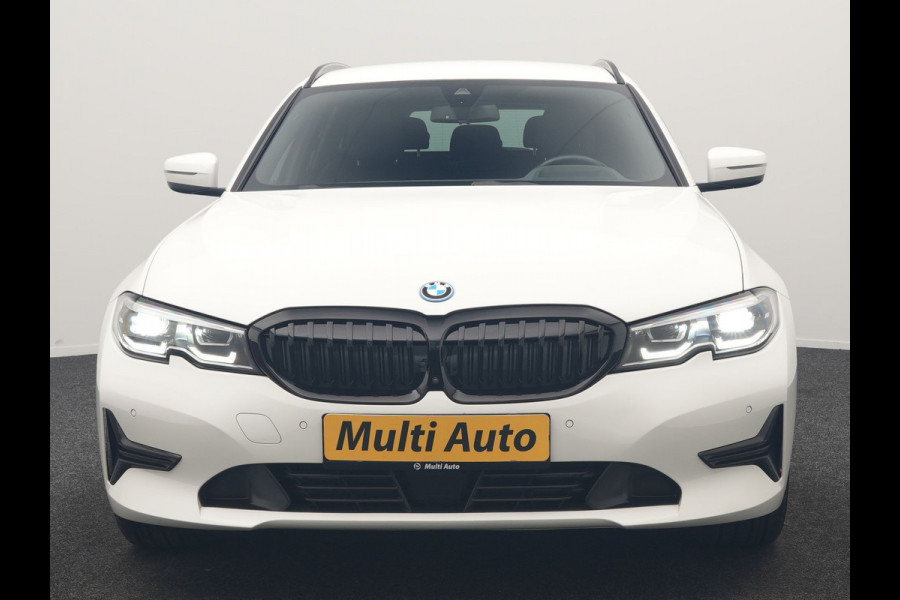 BMW 3 Serie Touring 330e Sportline PHEV 293pk | Trekhaak Af Fabriek | Adaptive Cruise | Head Up | 360 Camera | Lederen Sportstoelen Verwarmd | BLIS | Apple Carplay | Navigatie | DAB | Plug In Hybrid |