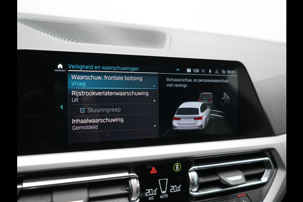 BMW 3 Serie Touring 330e Sportline PHEV 293pk | Trekhaak Af Fabriek | Adaptive Cruise | Head Up | 360 Camera | Lederen Sportstoelen Verwarmd | BLIS | Apple Carplay | Navigatie | DAB | Plug In Hybrid |