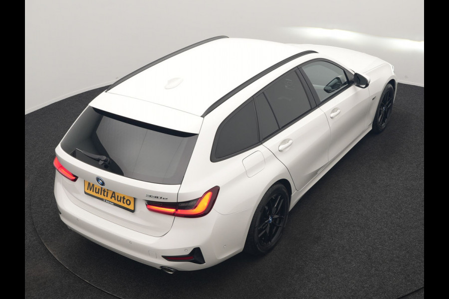 BMW 3 Serie Touring 330e Sportline PHEV 293pk | Trekhaak Af Fabriek | Adaptive Cruise | Head Up | 360 Camera | Lederen Sportstoelen Verwarmd | BLIS | Apple Carplay | Navigatie | DAB | Plug In Hybrid |