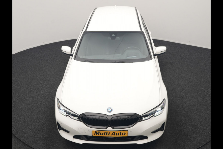 BMW 3 Serie Touring 330e Sportline PHEV 293pk | Trekhaak Af Fabriek | Adaptive Cruise | Head Up | 360 Camera | Lederen Sportstoelen Verwarmd | BLIS | Apple Carplay | Navigatie | DAB | Plug In Hybrid |