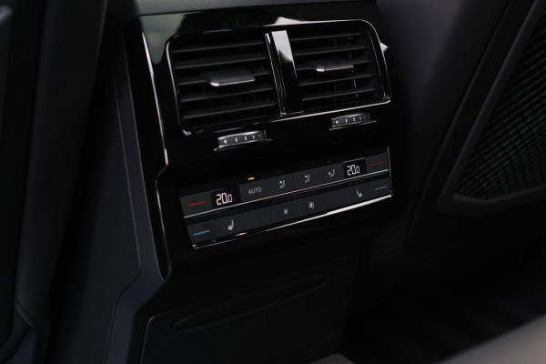Volkswagen Touareg 3.0 TSi eHybrid 4MOTION R *Pano*Soft-Close*Nachtzicht*Massage*