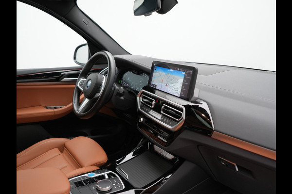 BMW iX3 M Sport 80 kWh 286pk Dealer O.H | Panodak | Adaptive Cruise | Camera | Lederen Sportstoelen Memory & Verwarmd | Sfeerverlichting | Blis | Apple Carplay | Navigatie | DAB | 19"L.M