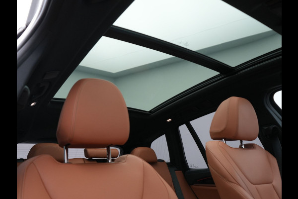 BMW iX3 M Sport 80 kWh 286pk Dealer O.H | Panodak | Adaptive Cruise | Camera | Lederen Sportstoelen Memory & Verwarmd | Sfeerverlichting | Blis | Apple Carplay | Navigatie | DAB | 19"L.M