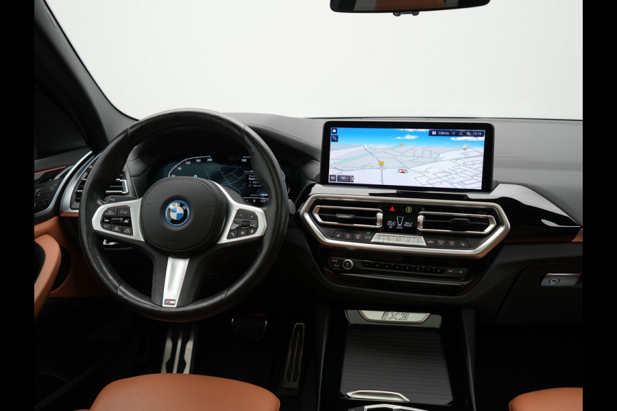 BMW iX3 M Sport 80 kWh 286pk Dealer O.H | Panodak | Adaptive Cruise | Camera | Lederen Sportstoelen Memory & Verwarmd | Sfeerverlichting | Blis | Apple Carplay | Navigatie | DAB | 19"L.M