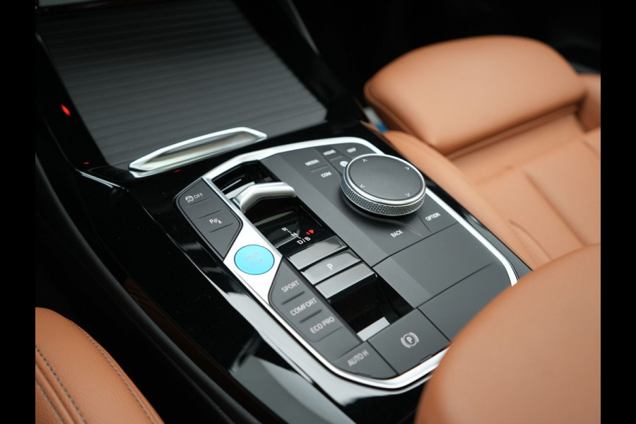 BMW iX3 M Sport 80 kWh 286pk Dealer O.H | Panodak | Adaptive Cruise | Camera | Lederen Sportstoelen Memory & Verwarmd | Sfeerverlichting | Blis | Apple Carplay | Navigatie | DAB | 19"L.M