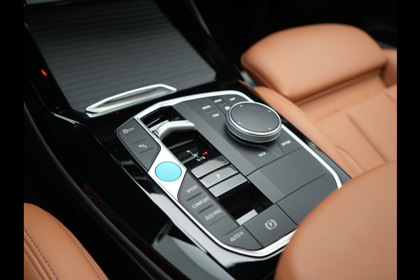 BMW iX3 M Sport 80 kWh 286pk Dealer O.H | Panodak | Adaptive Cruise | Camera | Lederen Sportstoelen Memory & Verwarmd | Sfeerverlichting | Blis | Apple Carplay | Navigatie | DAB | 19"L.M