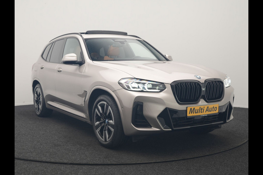 BMW iX3 M Sport 80 kWh 286pk Dealer O.H | Panodak | Adaptive Cruise | Camera | Lederen Sportstoelen Memory & Verwarmd | Sfeerverlichting | Blis | Apple Carplay | Navigatie | DAB | 19"L.M