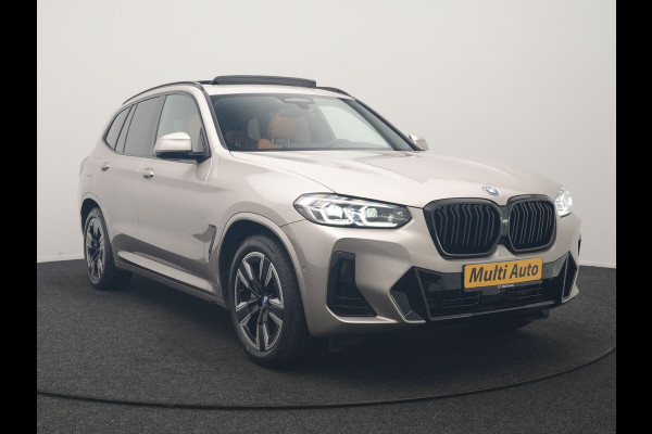 BMW iX3 M Sport 80 kWh 286pk Dealer O.H | Panodak | Adaptive Cruise | Camera | Lederen Sportstoelen Memory & Verwarmd | Sfeerverlichting | Blis | Apple Carplay | Navigatie | DAB | 19"L.M