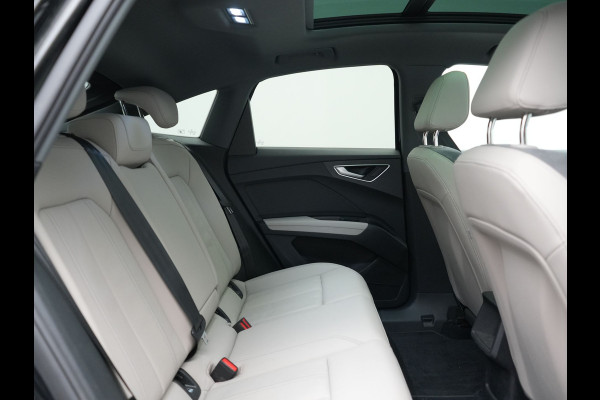 Audi Q4 Sportback e-tron 35 S Line 55 kWh 170pk Dealer O.H. | Panodak | Adaptive Cruise | Camera | Matrix LED | Lederen Comfortstoelen Verwarmd | Virtual Cockpit | Lane Assist | DAB | 21"L.M |