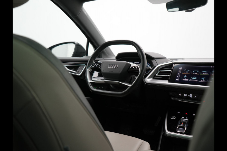 Audi Q4 Sportback e-tron 35 S Line 55 kWh 170pk Dealer O.H. | Panodak | Adaptive Cruise | Camera | Matrix LED | Lederen Comfortstoelen Verwarmd | Virtual Cockpit | Lane Assist | DAB | 21"L.M |