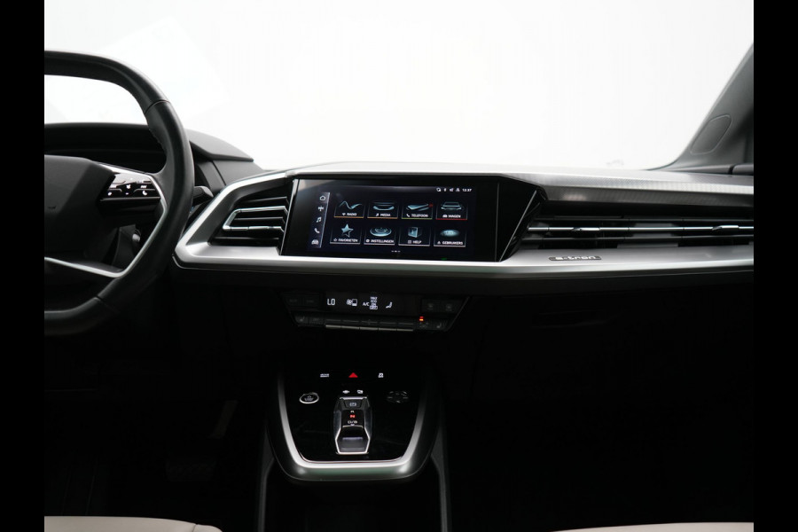 Audi Q4 Sportback e-tron 35 S Line 55 kWh 170pk Dealer O.H. | Panodak | Adaptive Cruise | Camera | Matrix LED | Lederen Comfortstoelen Verwarmd | Virtual Cockpit | Lane Assist | DAB | 21"L.M |
