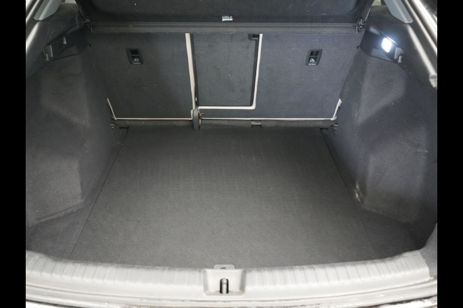Audi Q4 Sportback e-tron 35 S Line 55 kWh 170pk Dealer O.H. | Panodak | Adaptive Cruise | Camera | Matrix LED | Lederen Comfortstoelen Verwarmd | Virtual Cockpit | Lane Assist | DAB | 21"L.M |