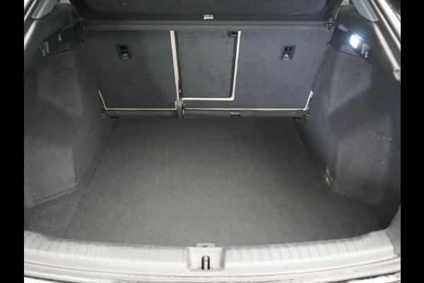 Audi Q4 Sportback e-tron 35 S Line 55 kWh 170pk Dealer O.H. | Panodak | Adaptive Cruise | Camera | Matrix LED | Lederen Comfortstoelen Verwarmd | Virtual Cockpit | Lane Assist | DAB | 21"L.M |