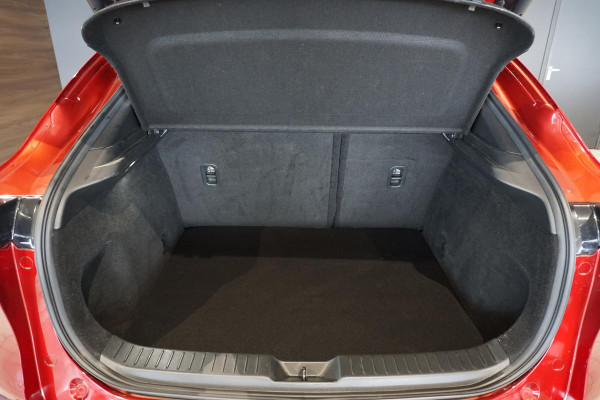 Mazda CX-30 2.5 e-SkyActiv-G M Hybrid Nagisa + HEAD-UP / DODEHOEK / CAMERA / STOELVERWARMING /