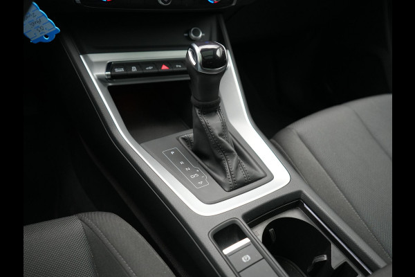Audi Q3 45 TFSI e Advanced edition PHEV 245pk Dealer O.H | Panodak | 360 Camera | Blis | Voorstoelen Verwarmd | Sfeerverlichting | Cruise Control | DAB | Navigatie | Virtual | 17"L.M | Plug In Hybrid