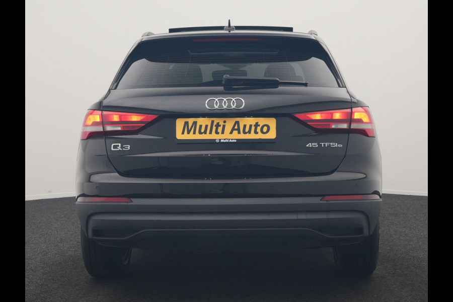 Audi Q3 45 TFSI e Advanced edition PHEV 245pk Dealer O.H | Panodak | 360 Camera | Blis | Voorstoelen Verwarmd | Sfeerverlichting | Cruise Control | DAB | Navigatie | Virtual | 17"L.M | Plug In Hybrid