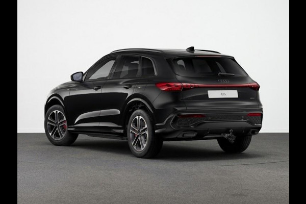 Audi Q5 S edition Competition e-hybrid 367 PK | Panorama-glasdak | MMI experience plus met B&O | Trekhaak, elektr. wegklapbaar | MMI bijrijdersdisplay |