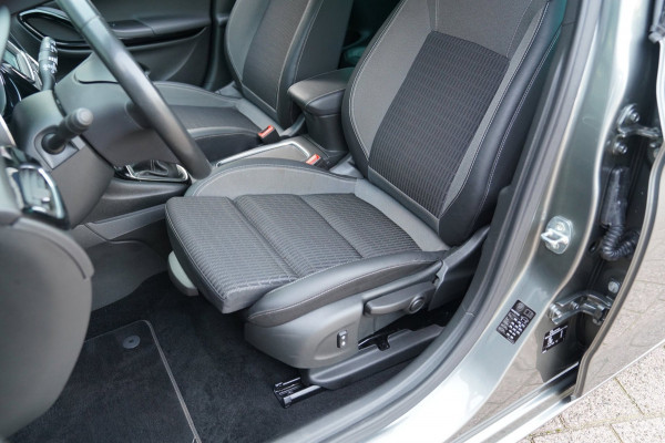 Opel Astra 1.2 Business Elegance|Prijs rijklaar incl. 12 mnd garantie| LMV DAB Camera Trekhaak PDC Navi
