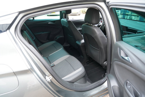 Opel Astra 1.2 Business Elegance|Prijs rijklaar incl. 12 mnd garantie| LMV DAB Camera Trekhaak PDC Navi
