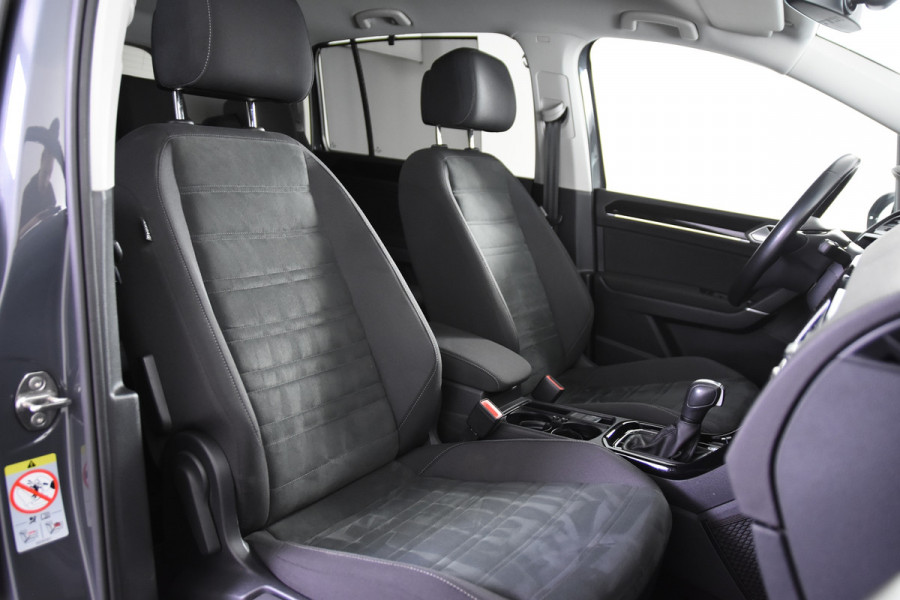 Volkswagen Touran 1.5 TSI Highline DSG *1ste Eigenaar*7-persoons*Stoelverw.*