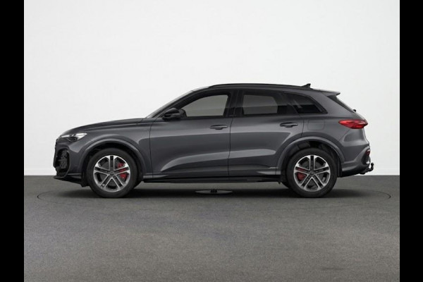 Audi Q5 S edition Competition e-hybrid 367 PK | Panorama-glasdak | MMI experience plus met B&O | Trekhaak, elektr. wegklapbaar | MMI bijrijdersdisplay |