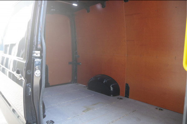 Volkswagen Crafter 35 2.0 TDI L3H3(L2H2) Highline 177PK AUT. LED, TREKHAAK, STOELVERWARMING, CAMERA, NAVI, CRUISE, AIRCO, VOORRUIT VERWARMING