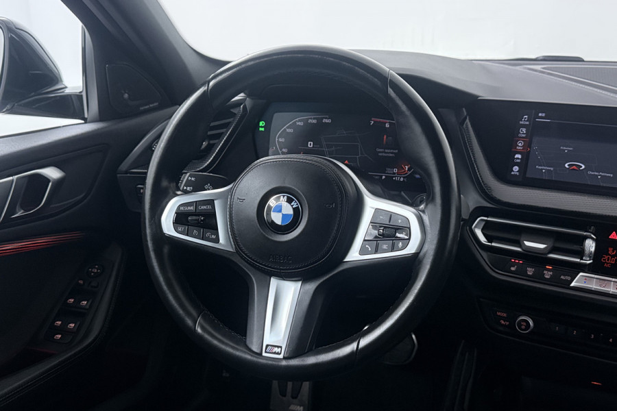 BMW 1-serie 118i Introduction Edition (PANORAMADAK, STOELVERWARMING, HK AUDIO, CAMERA, DEALER ONDERHOUDEN))
