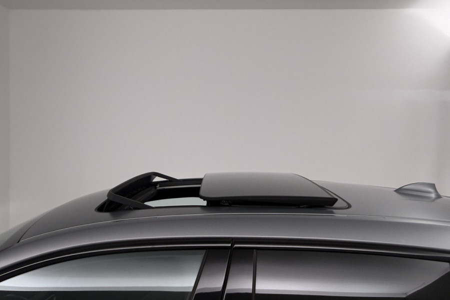 BMW 1-serie 118i Introduction Edition (PANORAMADAK, STOELVERWARMING, HK AUDIO, CAMERA, DEALER ONDERHOUDEN))