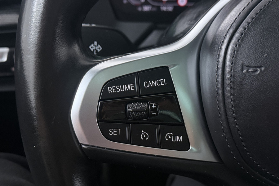 BMW 1-serie 118i Introduction Edition (PANORAMADAK, STOELVERWARMING, HK AUDIO, CAMERA, DEALER ONDERHOUDEN))