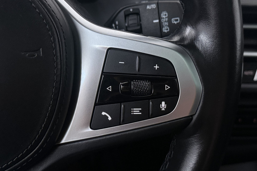BMW 1-serie 118i Introduction Edition (PANORAMADAK, STOELVERWARMING, HK AUDIO, CAMERA, DEALER ONDERHOUDEN))