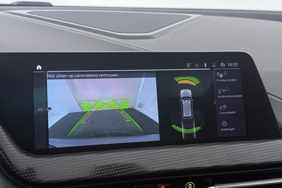 BMW 1-serie 118i Introduction Edition (PANORAMADAK, STOELVERWARMING, HK AUDIO, CAMERA, DEALER ONDERHOUDEN))