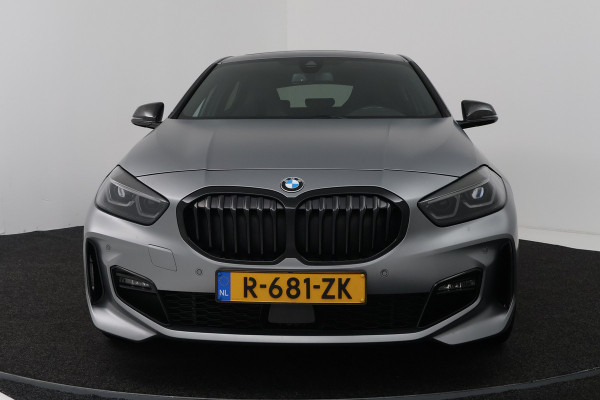 BMW 1-serie 118i Introduction Edition (PANORAMADAK, STOELVERWARMING, HK AUDIO, CAMERA, DEALER ONDERHOUDEN))