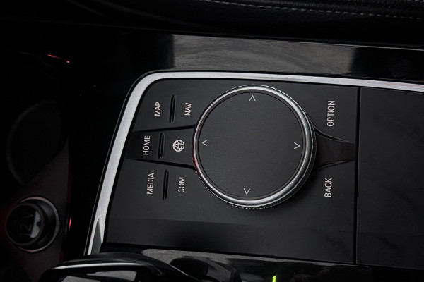 BMW 1-serie 118i Introduction Edition (PANORAMADAK, STOELVERWARMING, HK AUDIO, CAMERA, DEALER ONDERHOUDEN))