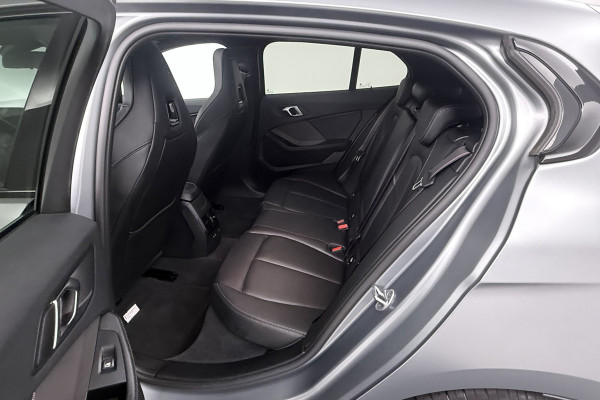 BMW 1-serie 118i Introduction Edition (PANORAMADAK, STOELVERWARMING, HK AUDIO, CAMERA, DEALER ONDERHOUDEN))