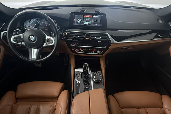 BMW 5 Serie Touring 520i Corporate Lease High Executive (PANORAMADAK, STOELVERWARMING, ELEKTR STOELEN, CAMERA)