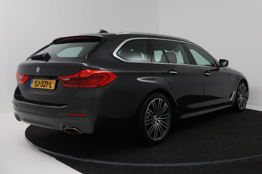 BMW 5 Serie Touring 520i Corporate Lease High Executive (PANORAMADAK, STOELVERWARMING, ELEKTR STOELEN, CAMERA)