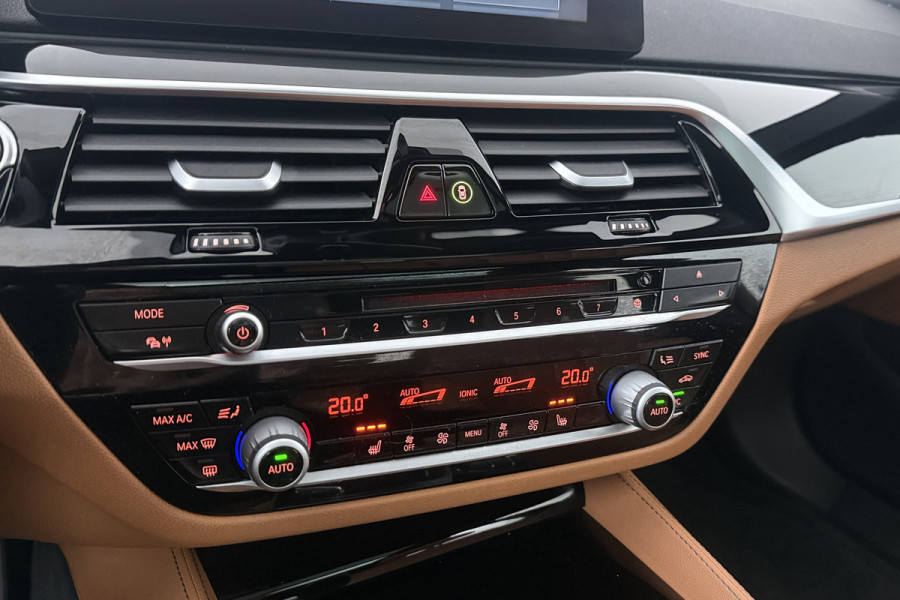 BMW 5 Serie Touring 520i Corporate Lease High Executive (PANORAMADAK, STOELVERWARMING, ELEKTR STOELEN, CAMERA)