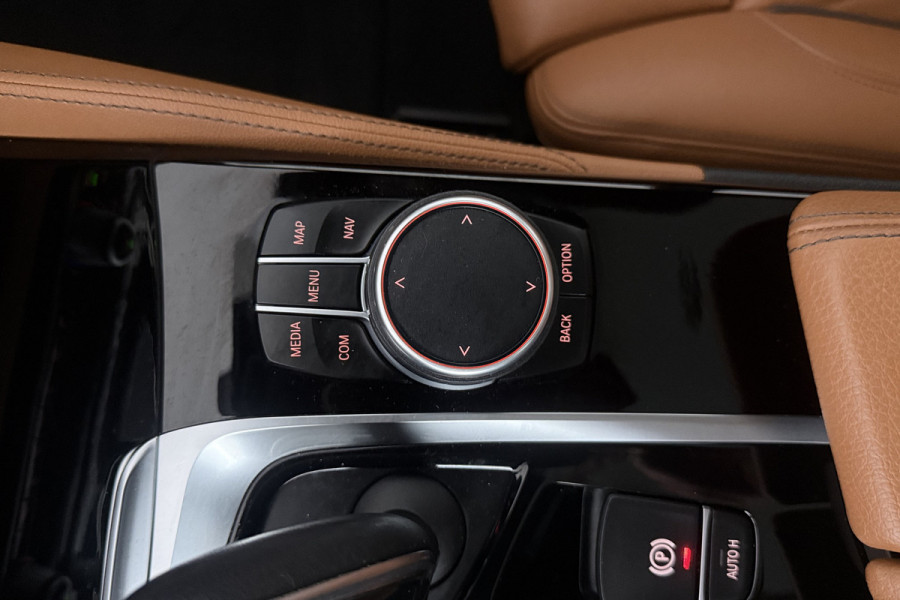 BMW 5 Serie Touring 520i Corporate Lease High Executive (PANORAMADAK, STOELVERWARMING, ELEKTR STOELEN, CAMERA)