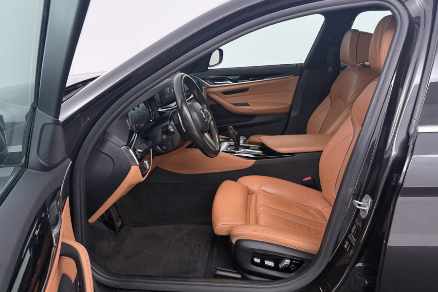 BMW 5 Serie Touring 520i Corporate Lease High Executive (PANORAMADAK, STOELVERWARMING, ELEKTR STOELEN, CAMERA)